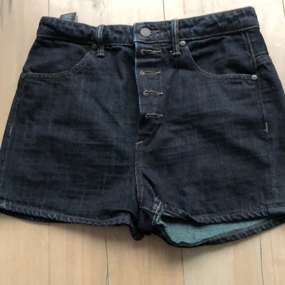 Helmet pang shorts